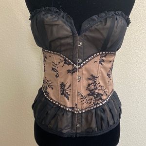 Vintage corset bustier excellent condition laces up the back metal fastener